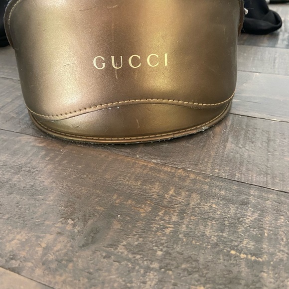 Gucci Sunglasses with case. Y2K. Black. VGC. Black with logo on temple - Picture 9 of 12